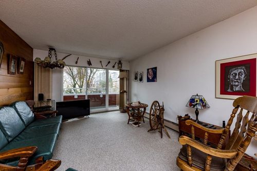 302-250 W 1st St, North Vancouver, BC, V7M1B4 | Card Image