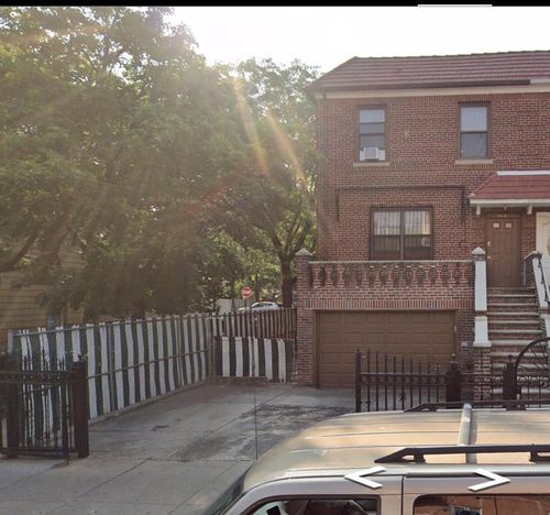 9318 Lamont Ave, Elmhurst, NY, 11373-1752 | Card Image