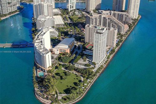 520 Brickell Key Dr, Miami, FL, 33131-2660 | Card Image