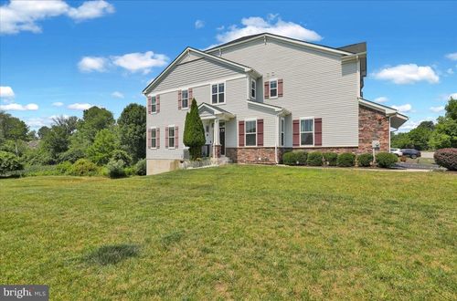 3250 Krista Ln, CHESTER SPRINGS, PA, 19425-2109 | Card Image