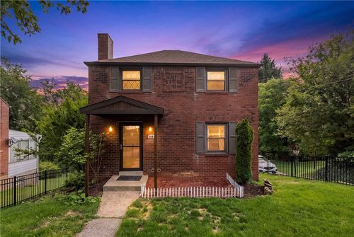 2402 Hillview St, Pittsburgh, PA, 15234-3135 | Card Image