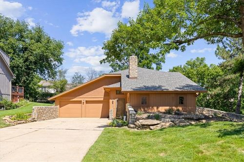 5717 Hauser Dr, Shawnee, KS, 66216-1671 | Card Image