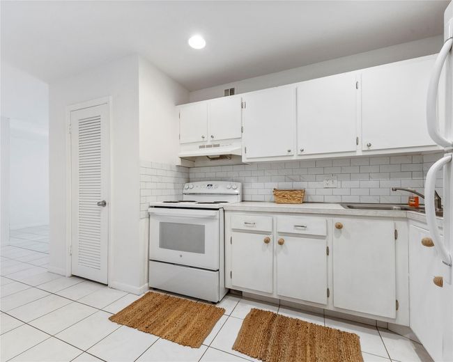 APT-210D - 1950 N Andrews Ave, Condo with 1 bedrooms, 1 bathrooms and null parking in Wilton Manors FL | Image 12