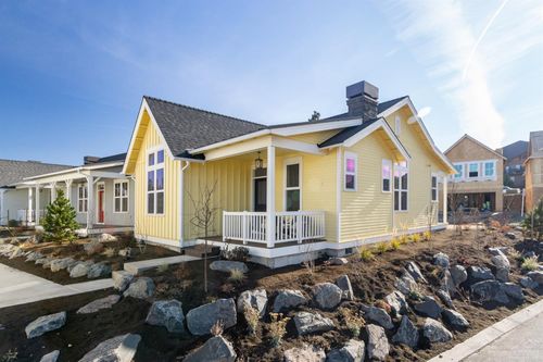 2771 Nw High Lakes Loop, Bend, OR, 97703-7329 | Card Image