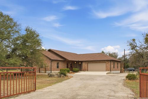 1204 Cypress Pass Rd, Spring Branch, TX, 78070-5511 | Card Image