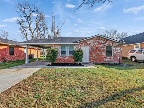 2613 Timber Dr, Dickinson, TX, 77539-3447 | Card Image
