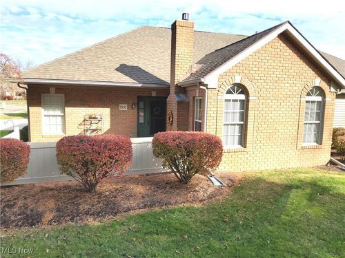 7832 Brittanny Dr Ne, North Canton, OH, 44720-1779 | Card Image