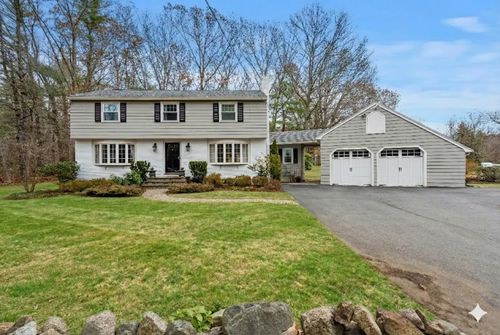 575 Essex St, South Hamilton, MA, 01982-1521 | Card Image