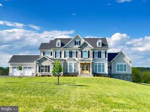 19027 Telegraph Springs Rd, Purcellville, VA, 20132-4137 | Card Image