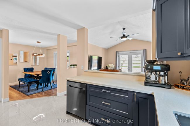 18 Sable Dr, House other with 4 bedrooms, 3 bathrooms and 4 parking in Ancaster ON | Image 8