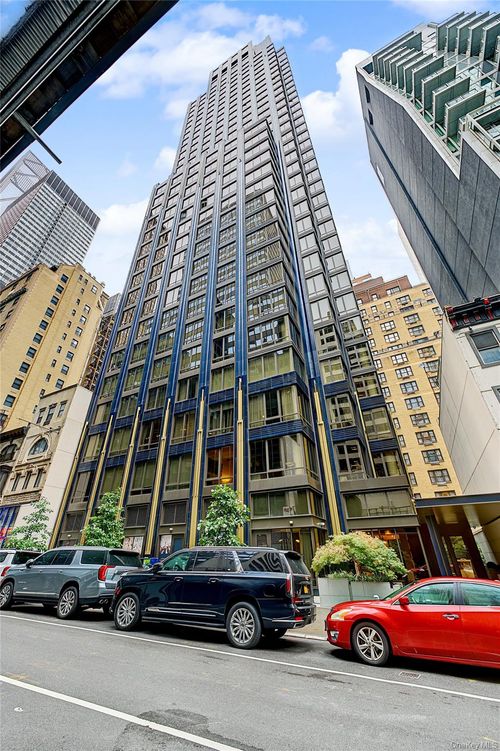 18g-135 E 47th St, New York, NY, 10017-2255 | Card Image