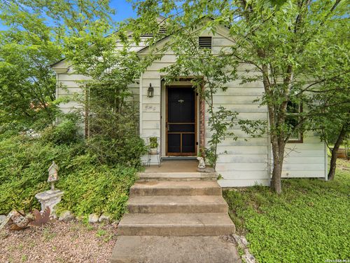 334 Surber St, Kerrville, TX, 78028-5124 | Card Image