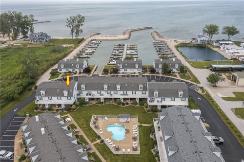 89 N Schooner Point Dr, Port Clinton, OH, 43452-9111 | Card Image