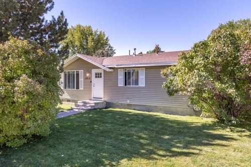3313 Carlson St, Elko, NV, 89801-4442 | Card Image