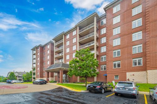 unit-105-8340 Callie Ave, Morton Grove, IL, 60053-3713 | Card Image