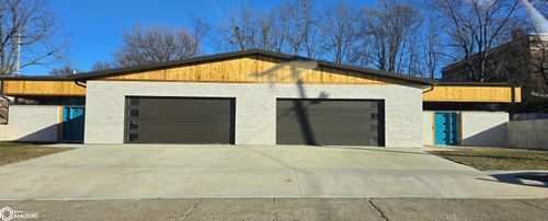 328 N 6th St, Oskaloosa, IA, 52577-2931 | Card Image
