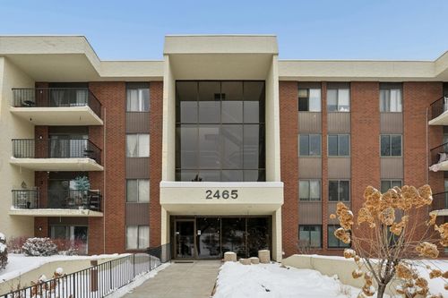 401-2465 Londin Ln E, Maplewood, MN, 55119-6709 | Card Image