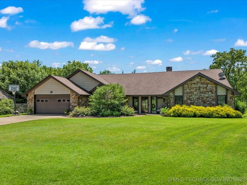6429 Clear Creek Loop, Bartlesville, OK, 74006-8008 | Card Image