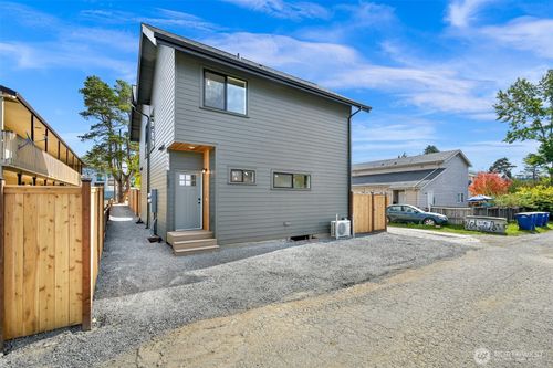 102-2327 Valencia St, Bellingham, WA, 98229-3739 | Card Image