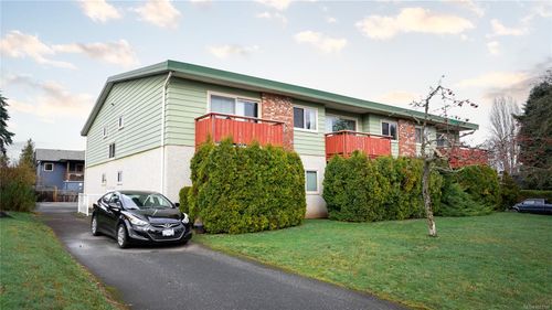 1067 Lewis Ave, Courtenay, BC, V9N5R4 | Card Image