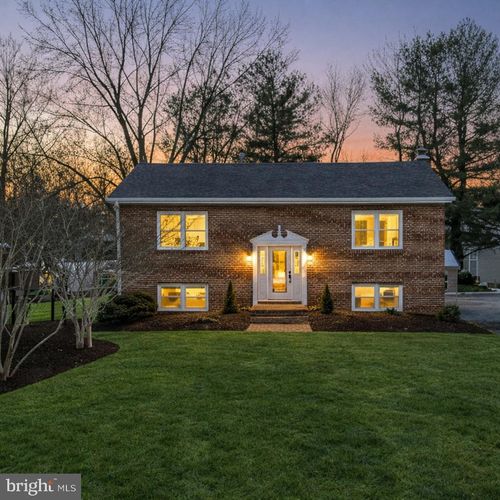 110 Elaine Dr, WINCHESTER, VA, 22602-7652 | Card Image