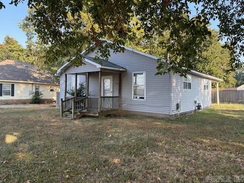 427 E Main St, Steele, MO, 63877-1533 | Card Image