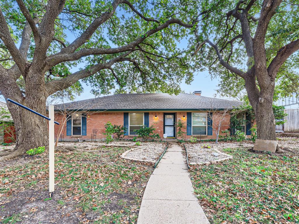 1406 Jennifer Street, For Sale in Richardson Zoocasa