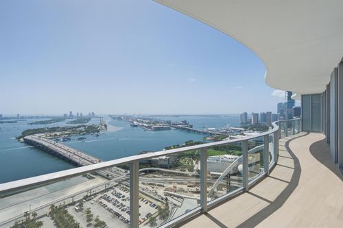 4304-1400 Biscayne Boulevard, Miami, FL, 33132 | Card Image