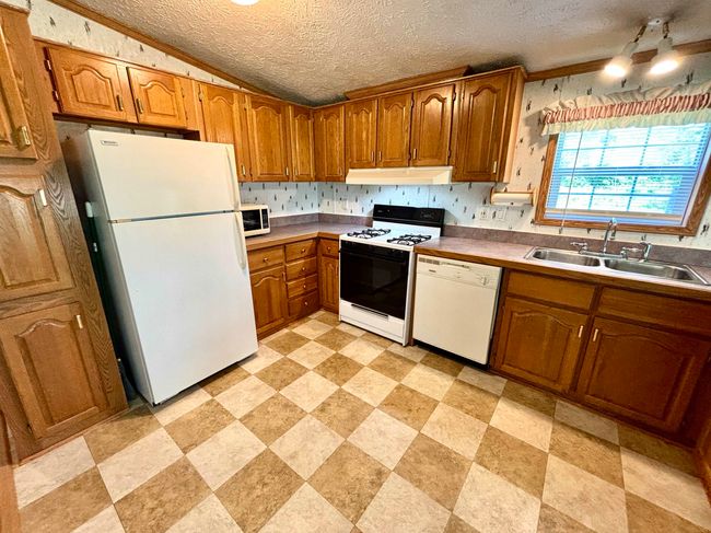16930 16 C Rd, House other with 3 bedrooms, 2 bathrooms and null parking in Culver IN | Image 11