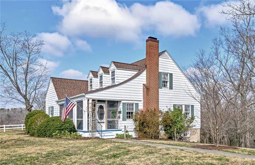 720 Woodland Blvd, Wilkesboro, NC, 28697-2326 | Card Image