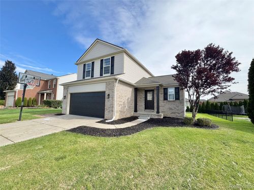 56602 Winding Creek Dr, Macomb, MI, 48042-1186 | Card Image