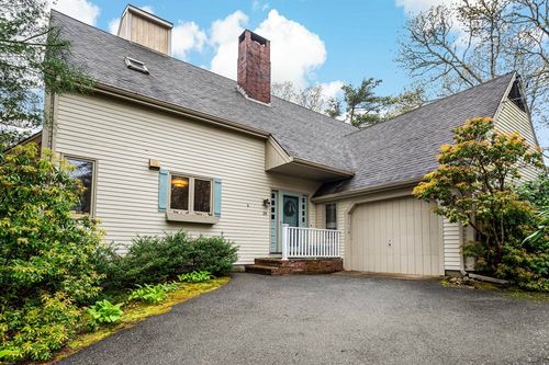 18 Ridgeview Dr, Falmouth, MA, 02540-2143 | Card Image