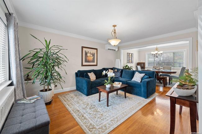 49-44 167 Th St, House other with 4 bedrooms, 3 bathrooms and null parking in Fresh Meadows NY | Image 8