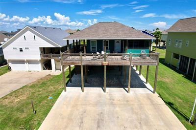 876 Surfview, House other with 4 bedrooms, 2 bathrooms and null parking in Crystal Beach TX | Image 3