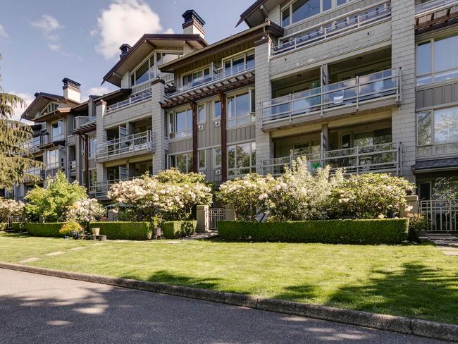 210 - 580 Raven Woods Drive, Condo with 1 bedrooms, 1 bathrooms and 1 parking in North Vancouver BC | Image 2