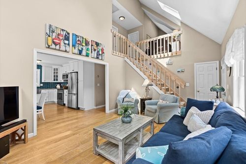 4 Selah Cir, Eastham, MA, 02642-1518 | Card Image
