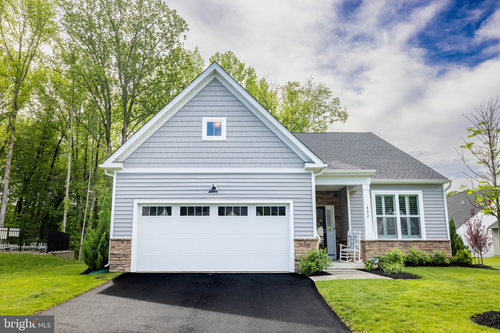 802 Horseshoe Falls Dr, Newark, DE, 19702-3985 | Card Image