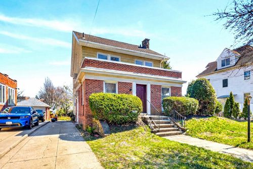 35-71 162nd St, Flushing, NY, 11358-1608 | Card Image