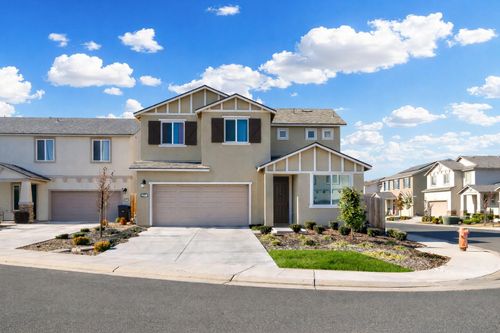 2207 S Crumal St, Visalia, CA, 93292-7742 | Card Image