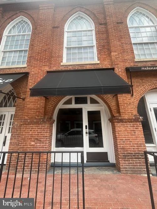 108 W Burke St, MARTINSBURG, WV, 25401-3302 | Card Image