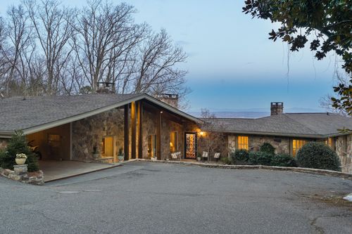 1001 Fleetwood Dr, Lookout Mountain, GA, 30750-2827 | Card Image