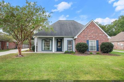 17425 Lauren Dr, House other with 3 bedrooms, 2 bathrooms and null parking in Prairieville LA | Image 1