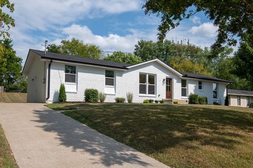 146 Lakeside Park Dr, Hendersonville, TN, 37075-4833 | Card Image