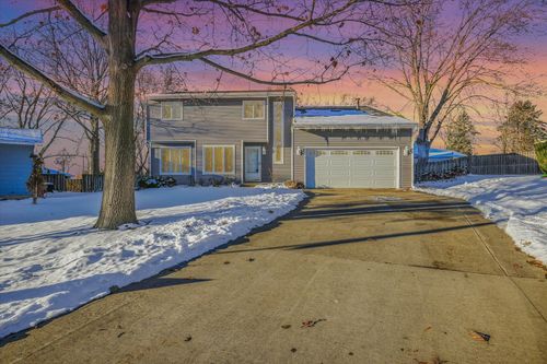 4 Genevieve Ln, Champaign, IL, 61822-7213 | Card Image