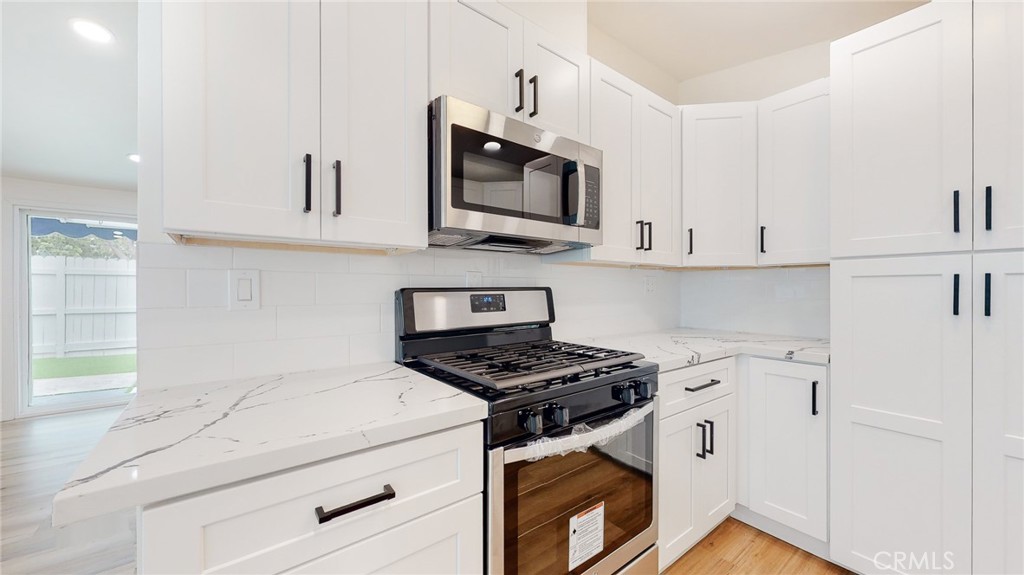 Residential Lease in Costa Mesa 3