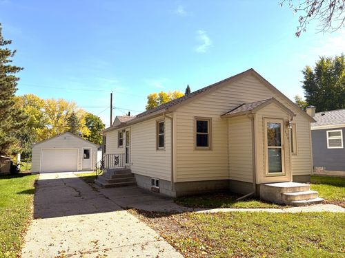 620 S 10th St, Montevideo, MN, 56265-2229 | Card Image