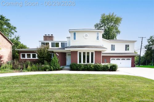 622 Sunningdale Dr, Grosse Pointe Woods, MI, 48236-1628 | Card Image