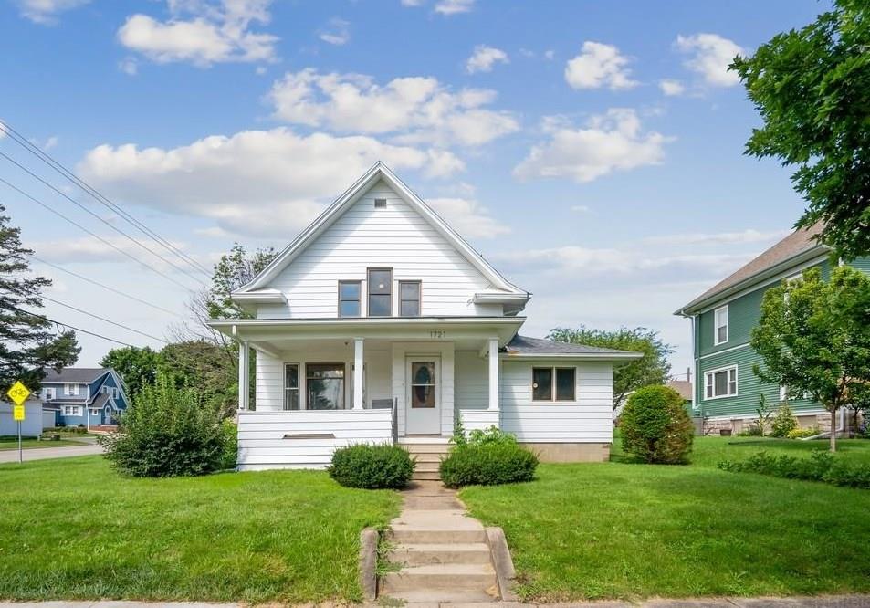 Clay St, Cedar Falls, IA 50613