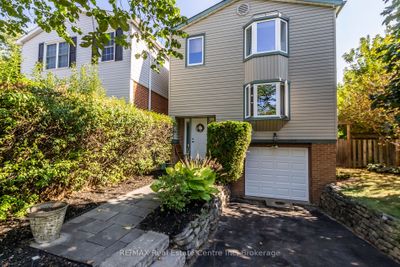 1216 Consort Cres, Home with 3 bedrooms, 2 bathrooms and 3 parking in Burlington ON | Image 1