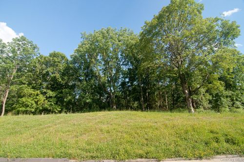 22 Mclain St, Mount Kisco, NY, 10549-4934 | Card Image